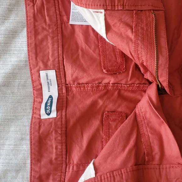 Old Navy High Rise Khaki Shorts - Picture 4 of 9